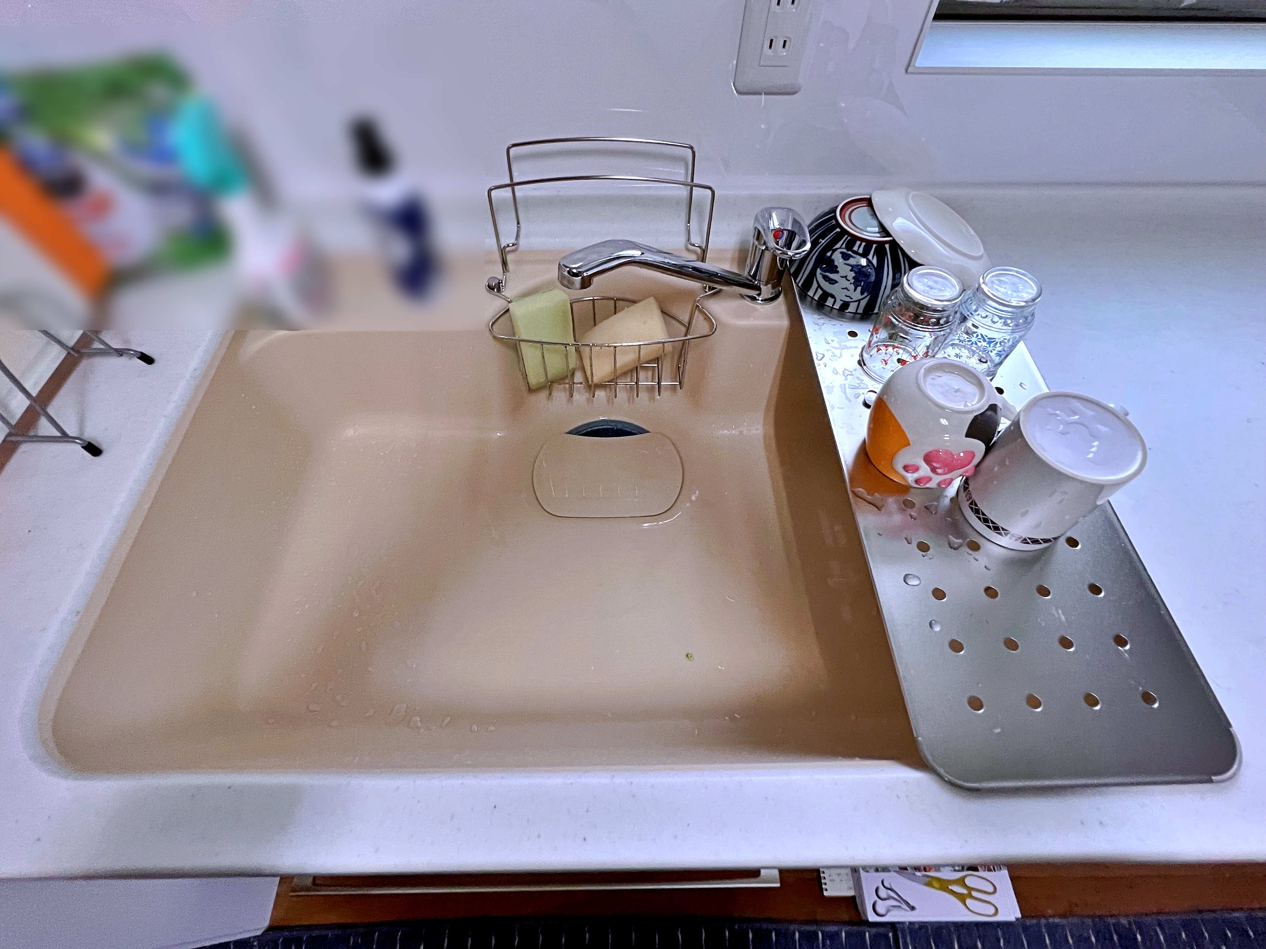 お掃除ラクラク、明るいキッチンへ
